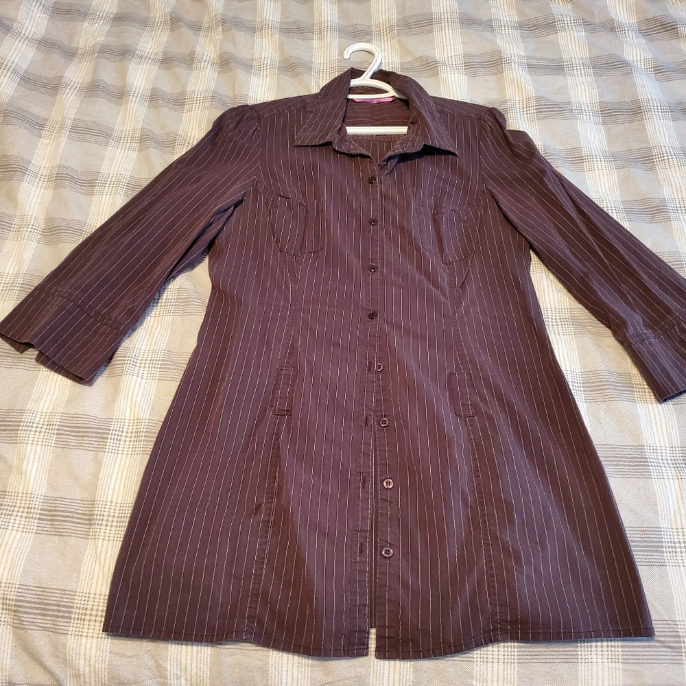Large brown pin stripped button down - Picture 2 of 7